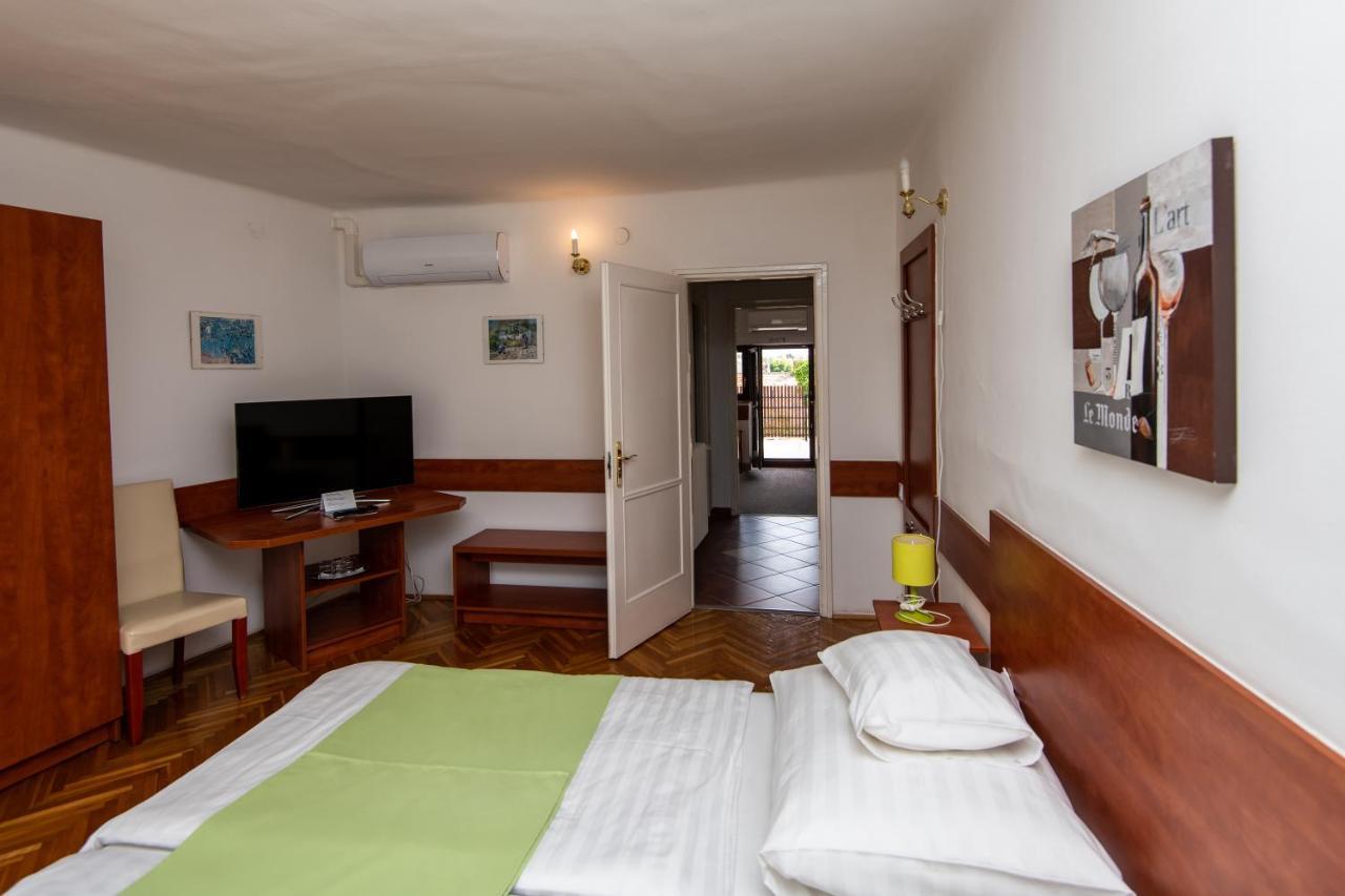 Fenyes Vinorium Bed and Breakfast Σόπρον Εξωτερικό φωτογραφία