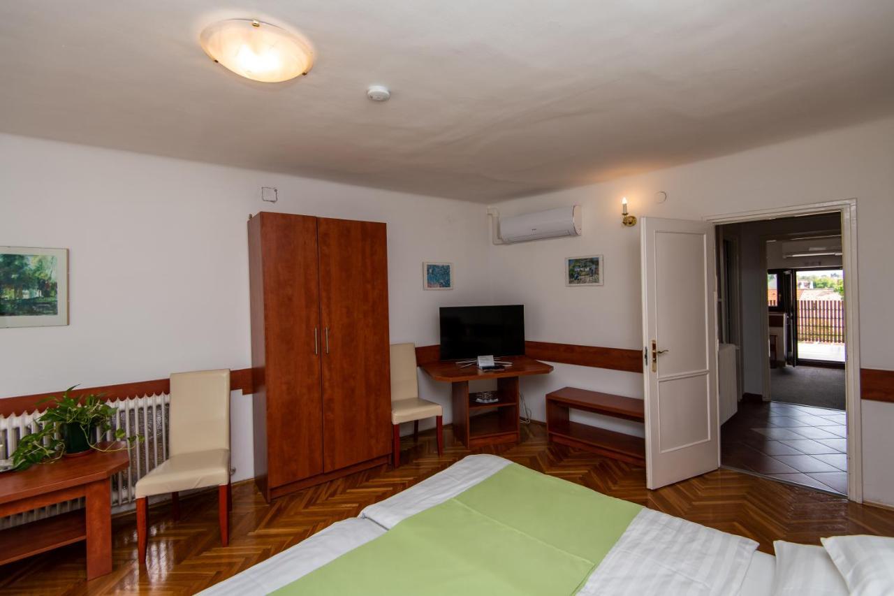 Fenyes Vinorium Bed and Breakfast Σόπρον Εξωτερικό φωτογραφία